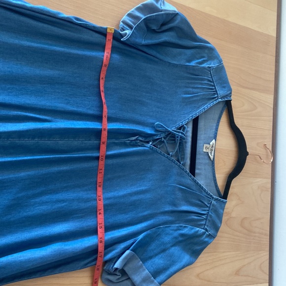 Lucky Brand jean dress. Super comfortable and light. worn once, great condition - Picture 6 of 10